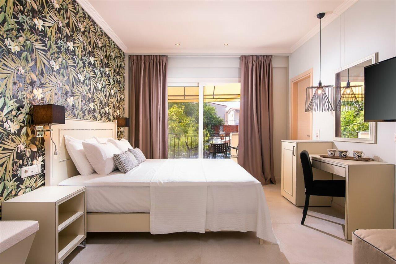 Neikos Mediterraneo Luxury Suites Hanioti Exterior foto