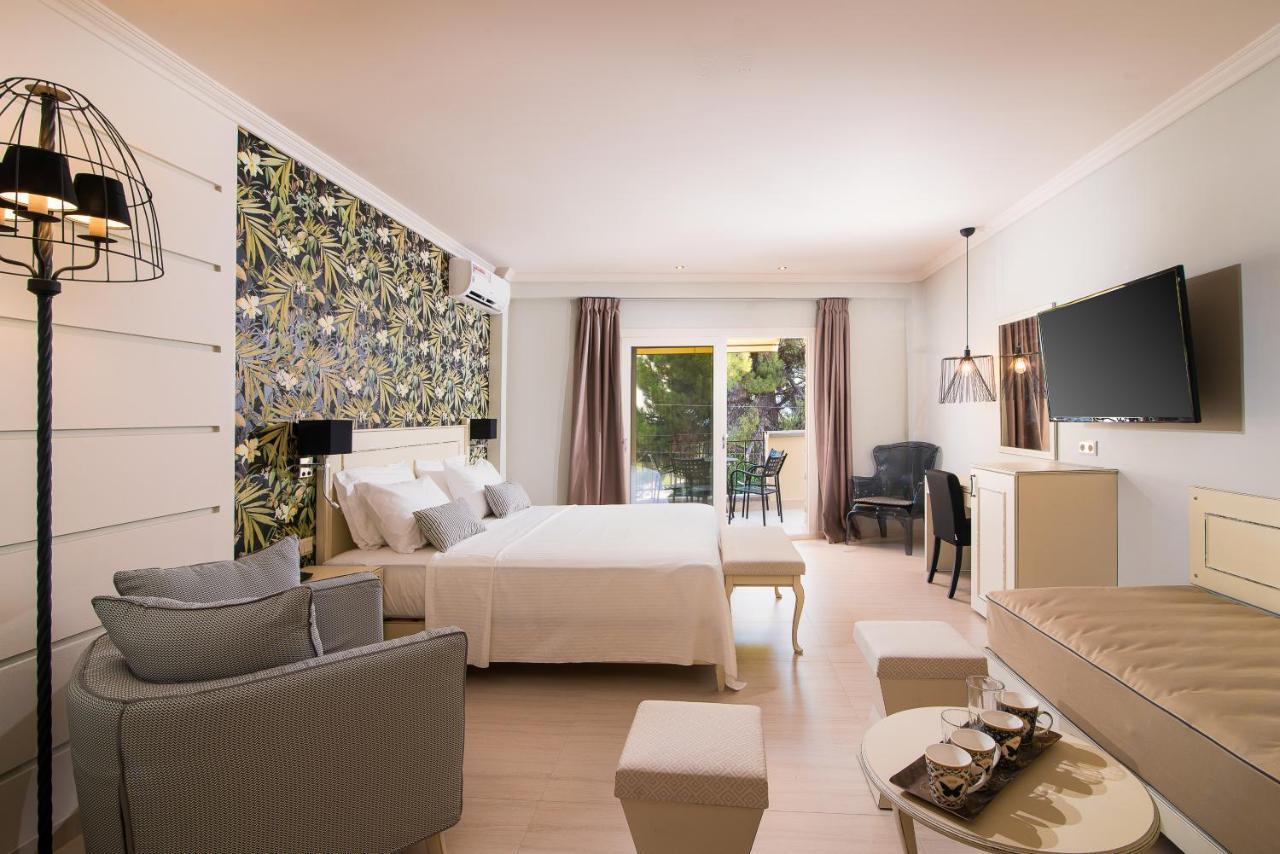 Neikos Mediterraneo Luxury Suites Hanioti Exterior foto