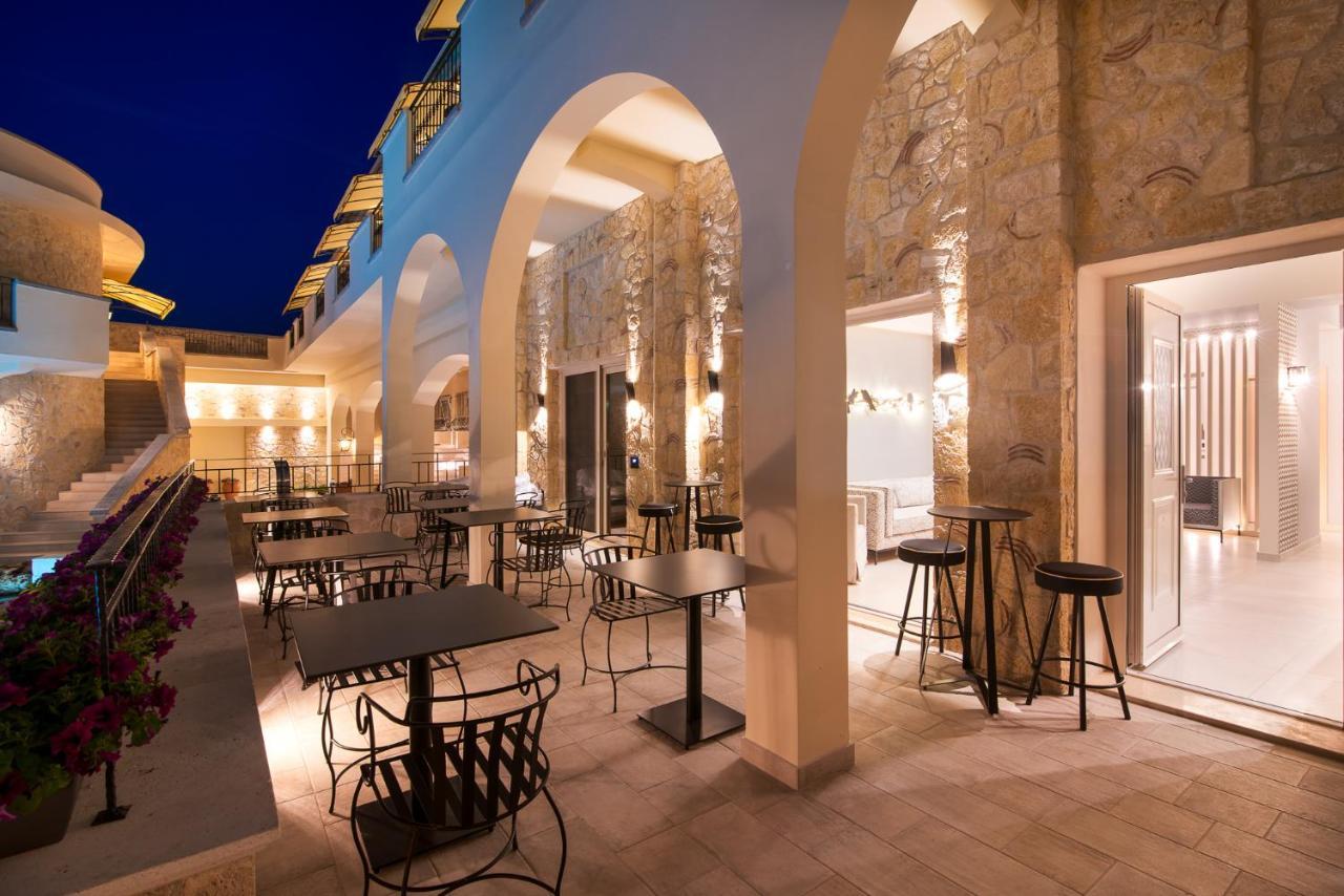 Neikos Mediterraneo Luxury Suites Hanioti Exterior foto
