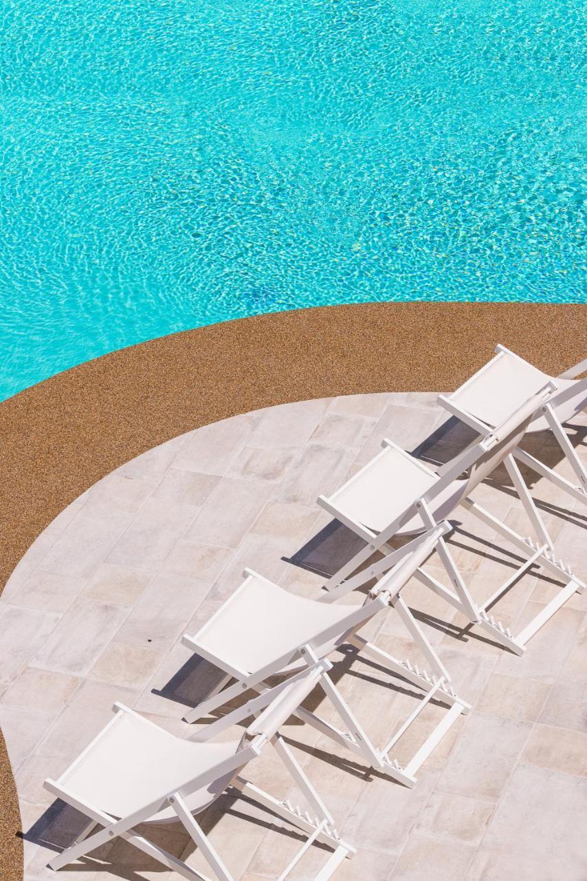 Neikos Mediterraneo Luxury Suites Hanioti Exterior foto