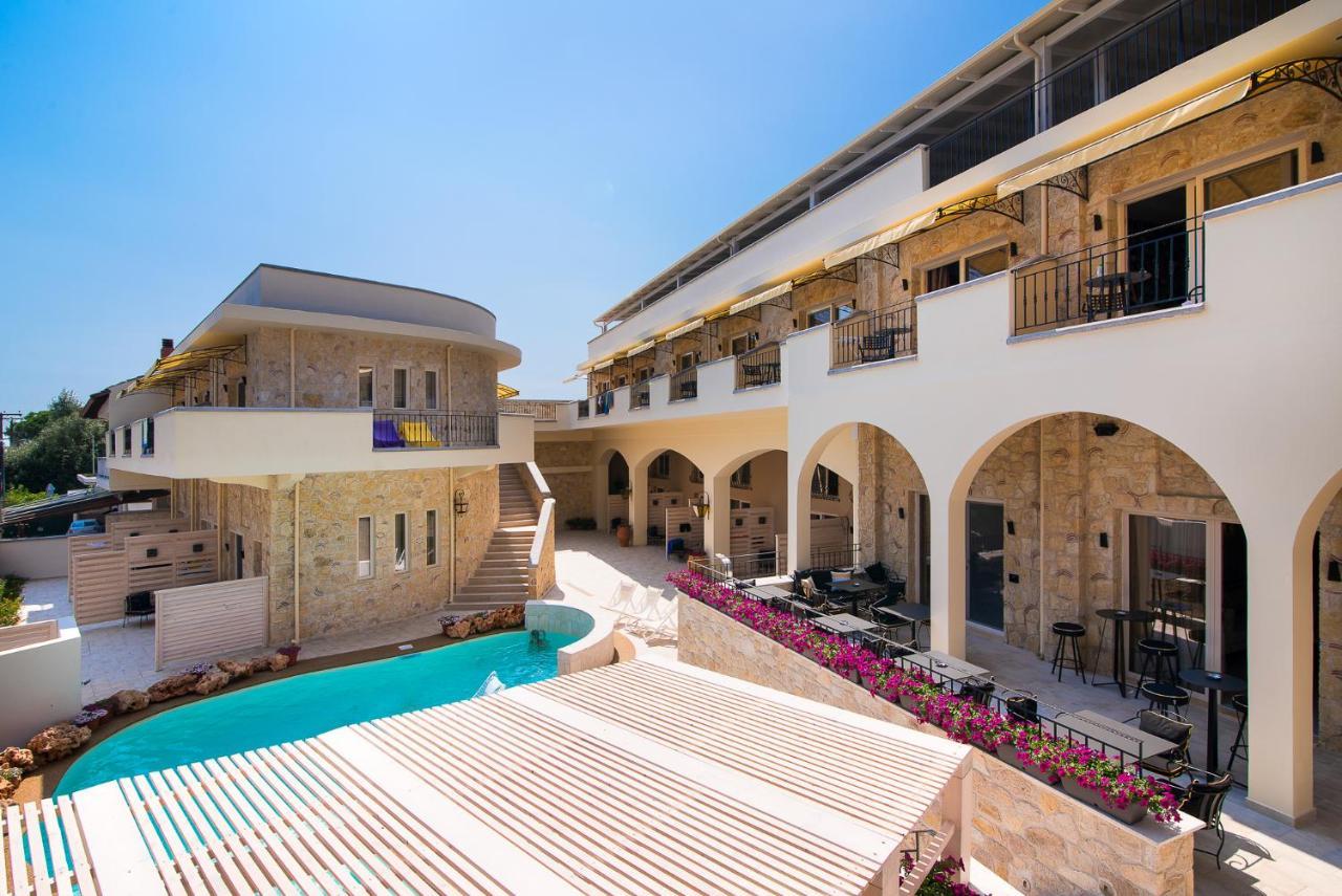 Neikos Mediterraneo Luxury Suites Hanioti Exterior foto